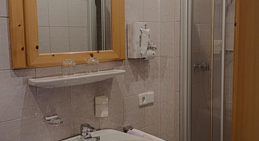 Gastehaus Heidi Panzió Wals-Siezenheim Szoba fotó
