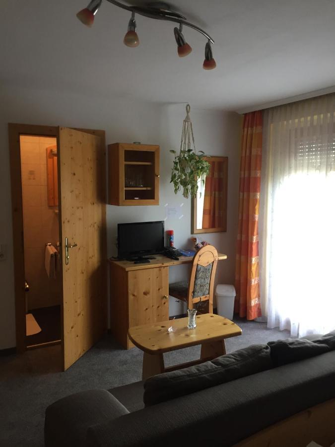 Gastehaus Heidi Panzió Wals-Siezenheim Kültér fotó